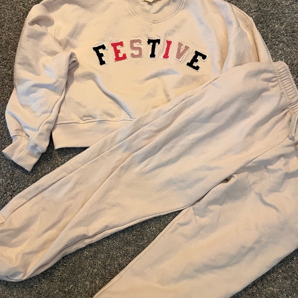 Jessica Simpson Cream 'Festive' Two-Piece Kids Pajama Set